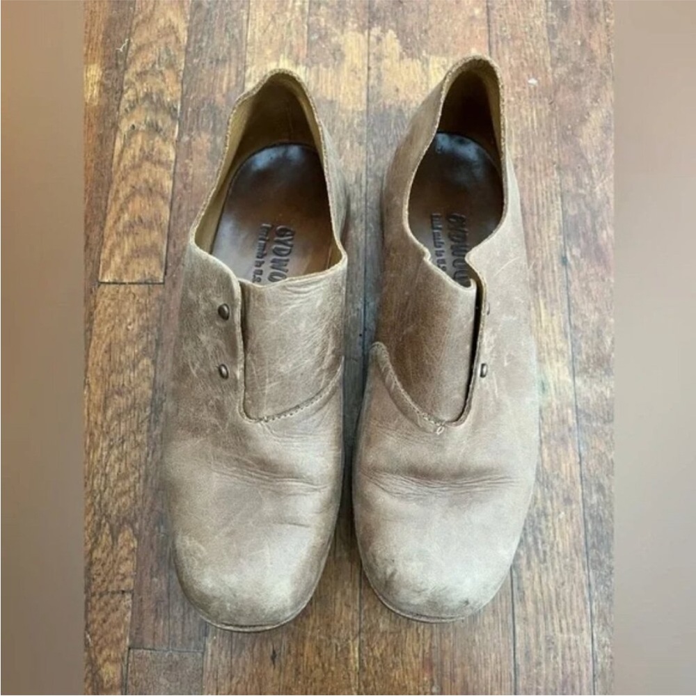Classic Tan Leather Loafers for Women - Picture 5 of 7